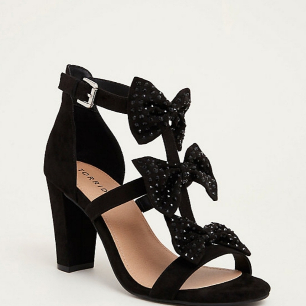 Torrid 12w New Gemstone Bow Black Stacked Heel